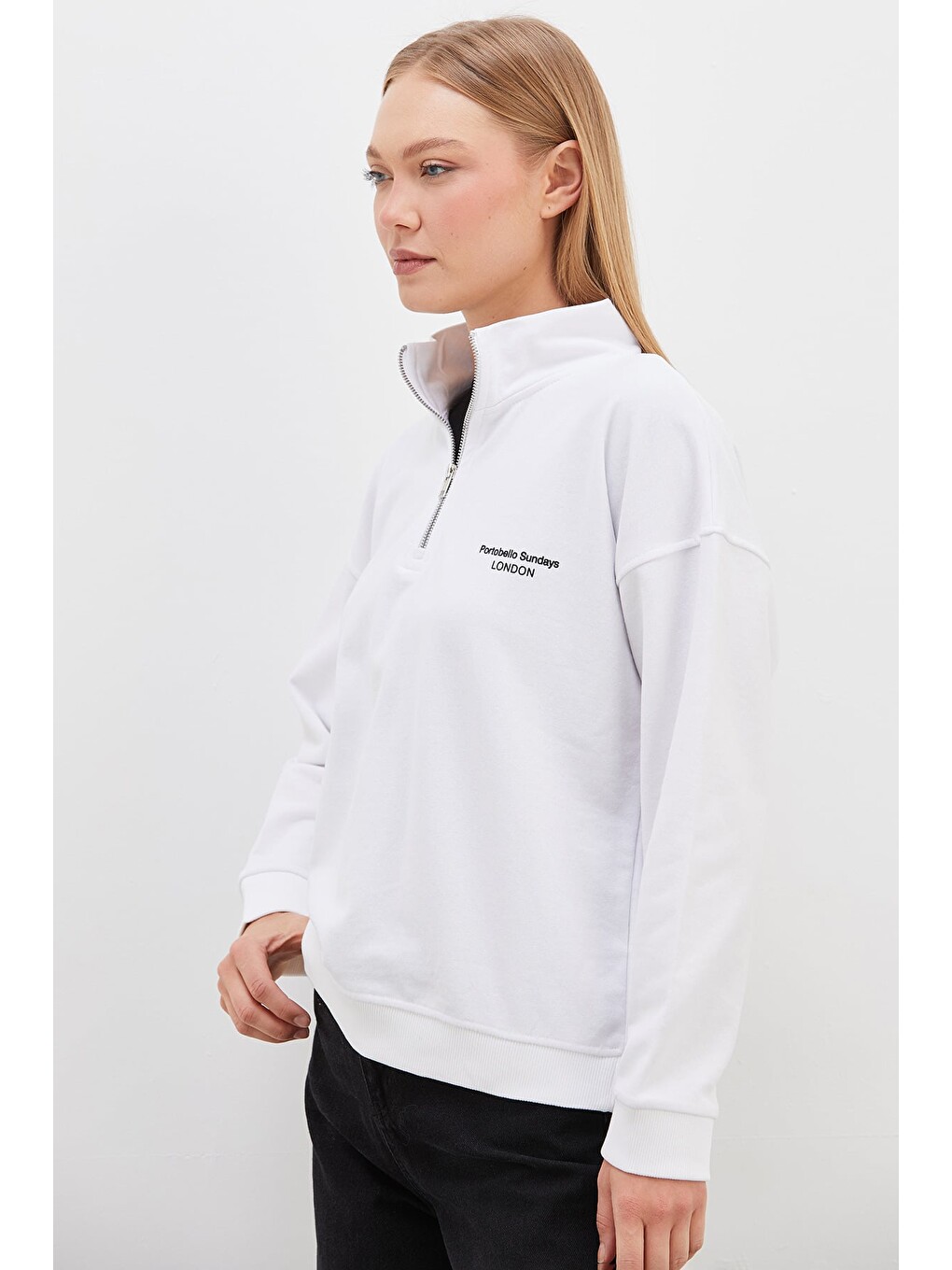 Beyaz 3 İplik London Baskılı Yarım Fermuarlı Sweatshirt-3