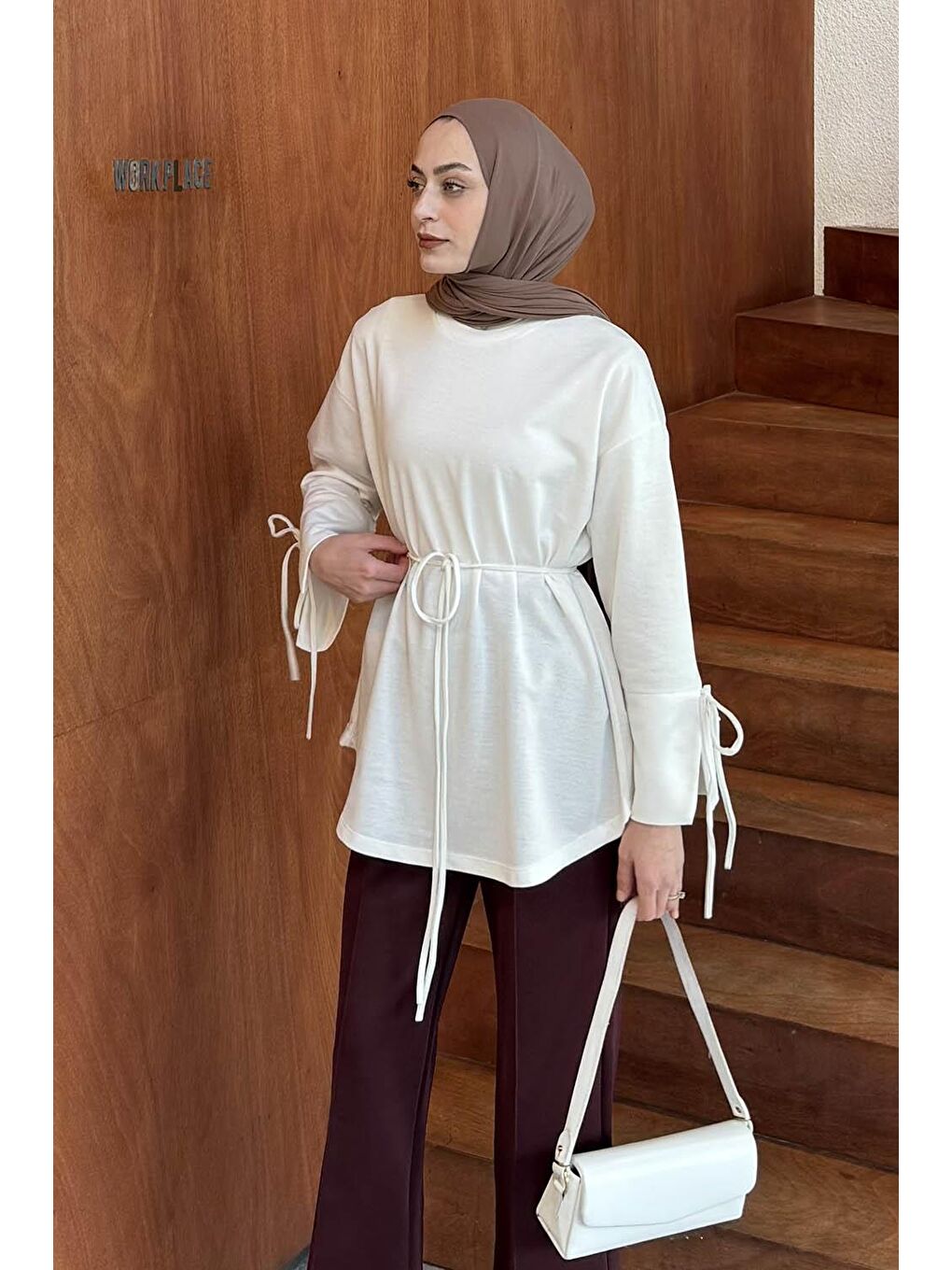 Yırtmaç Detaylı Sweat Beyaz-1