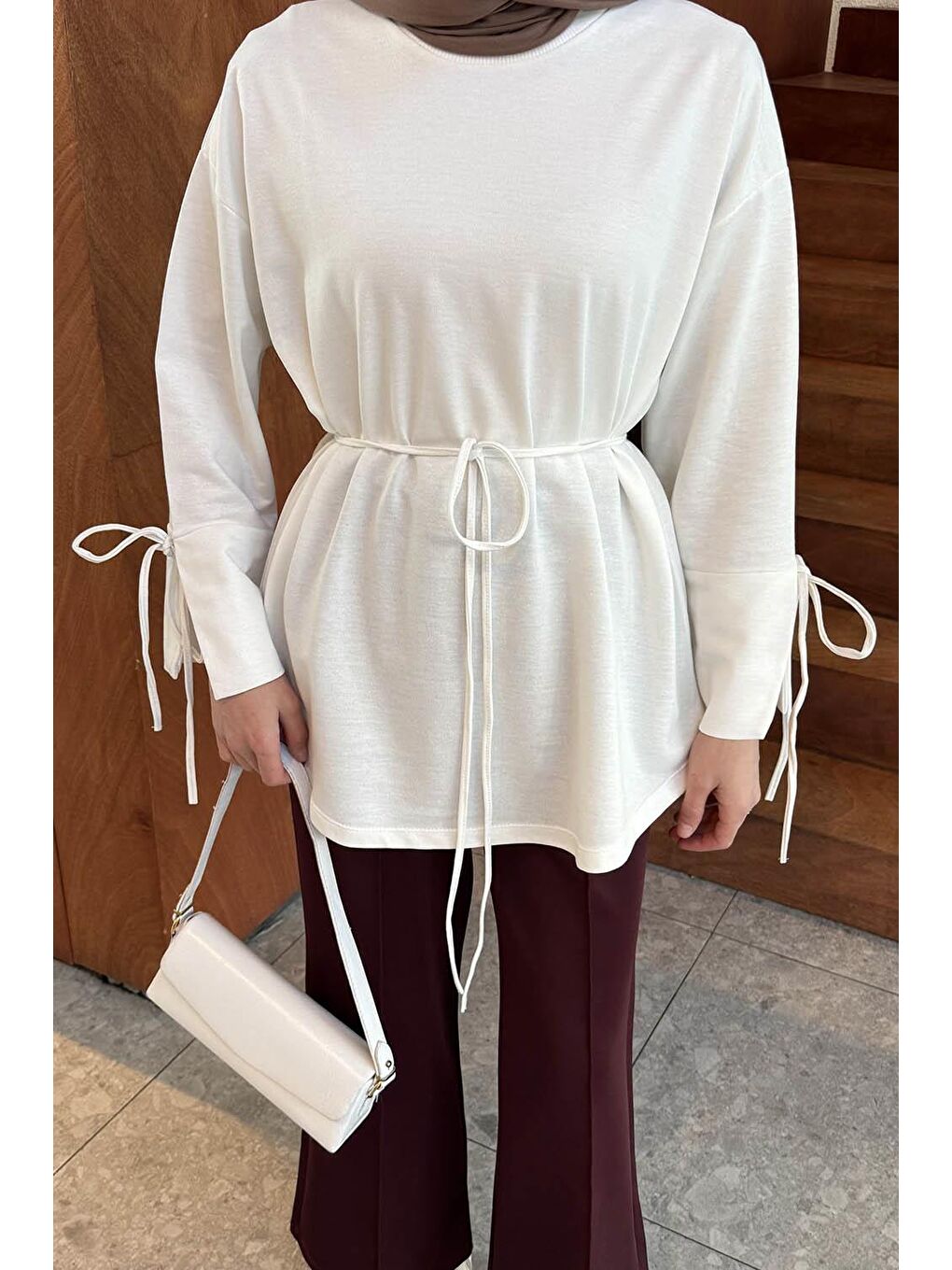 Yırtmaç Detaylı Sweat Beyaz-2