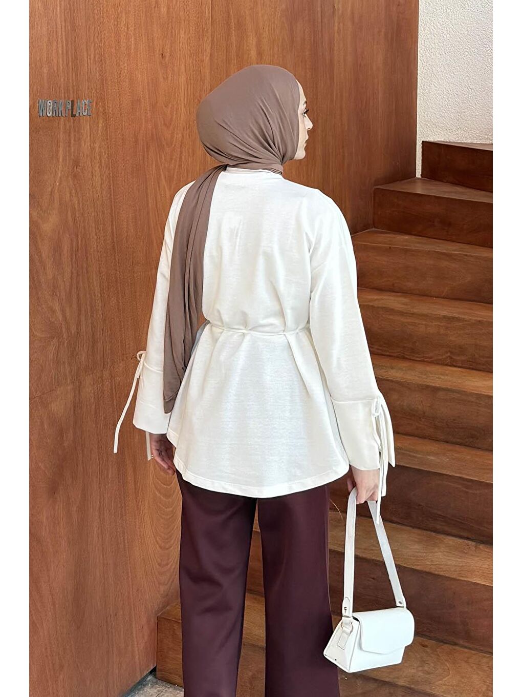 Yırtmaç Detaylı Sweat Beyaz-3