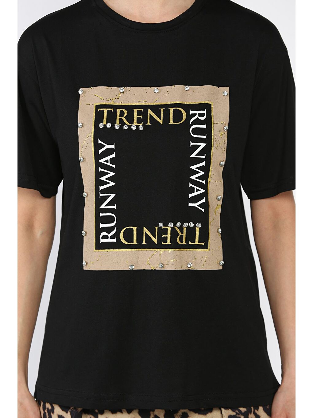 Siyah Kadın Bisiklet Yaka Baskılı Taşlı Tişört-3