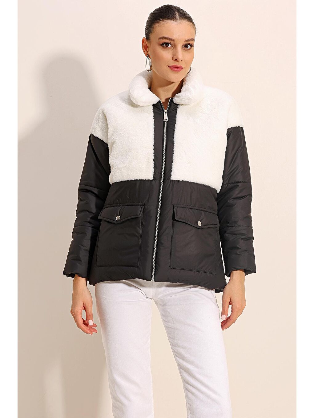 5179 Suni Kürk Detaylı Şişme Mont - Beyaz