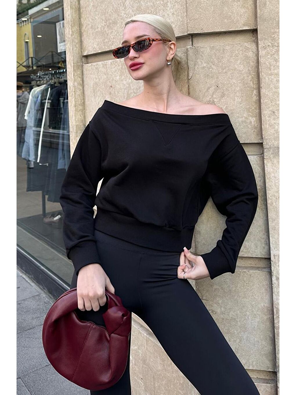 Siyah Kayık Yaka Kadın Sweatshirt Mg2239-2