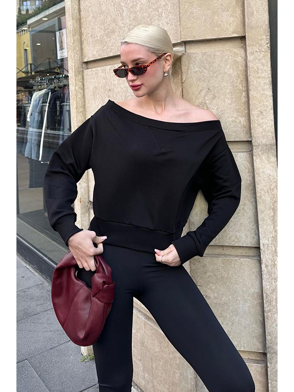 Siyah Kayık Yaka Kadın Sweatshirt Mg2239-3