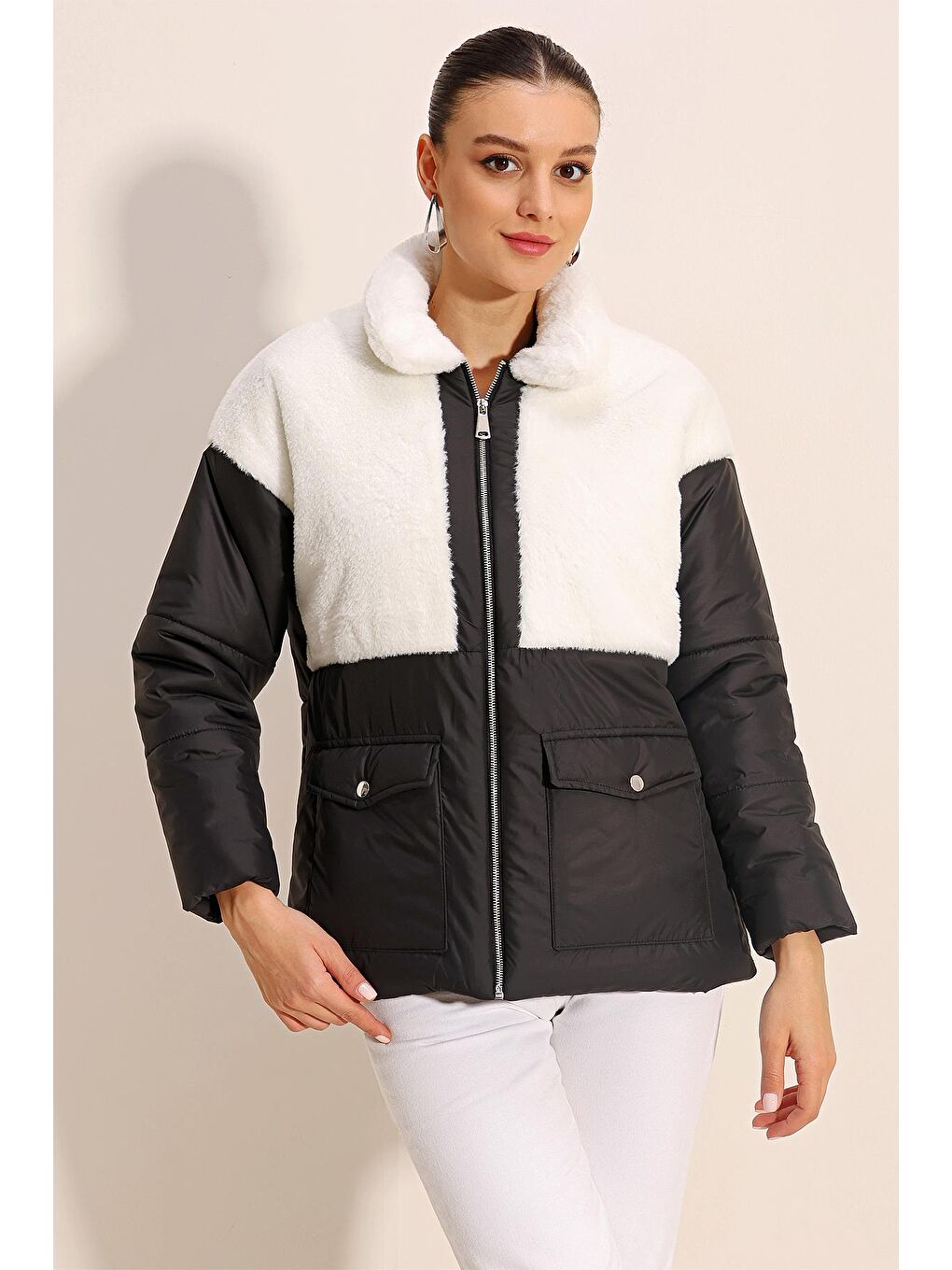 5179 Suni Kürk Detaylı Şişme Mont - Beyaz-2