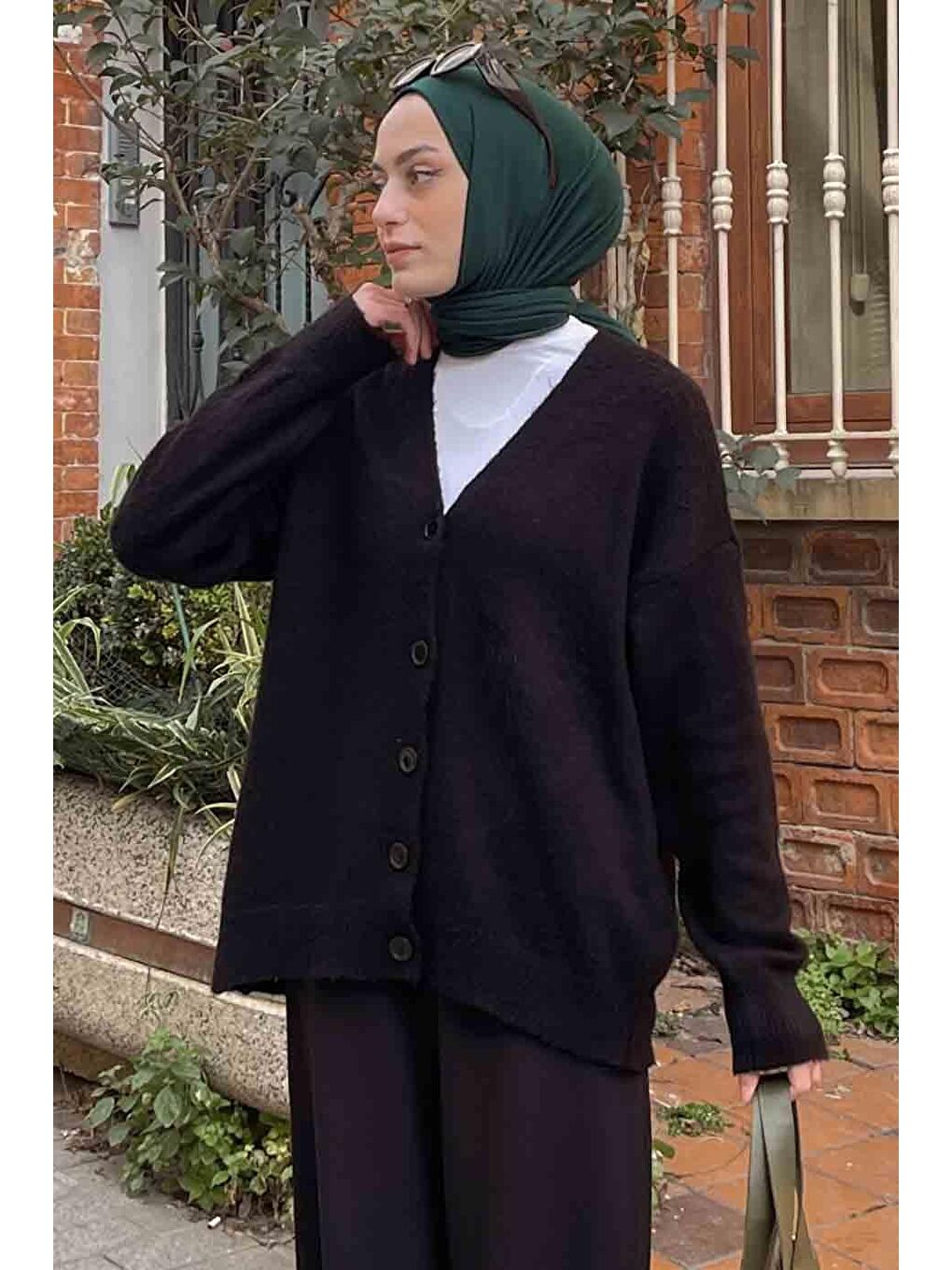 Şardonlu Düz Hırka Siyah-1