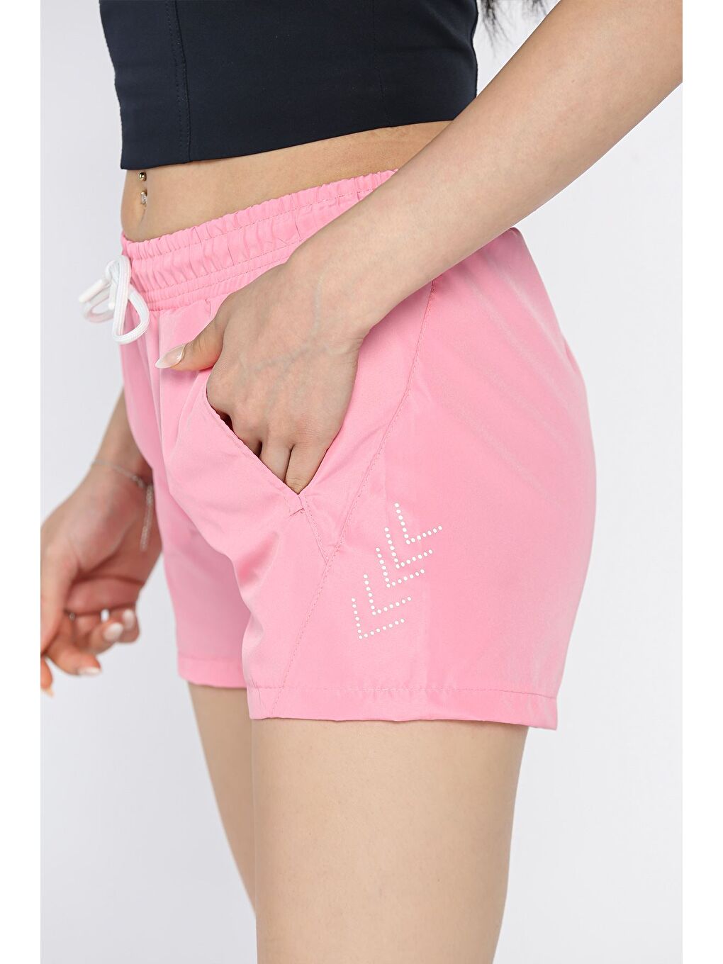 Pembe Kadın Baskılı Cepli Deniz Şortu-3