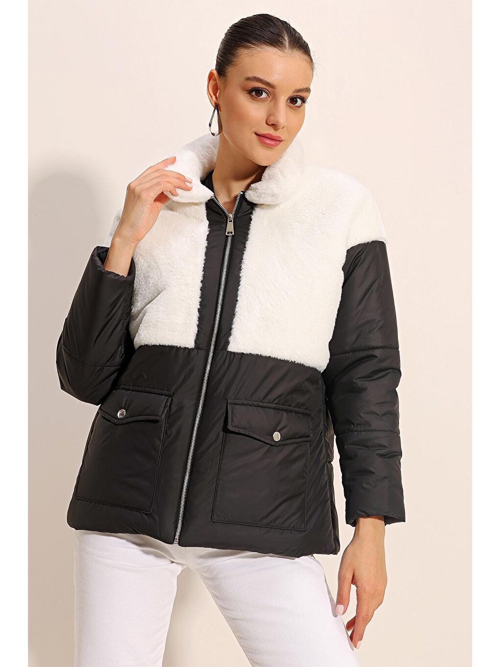 5179 Suni Kürk Detaylı Şişme Mont - Beyaz-3