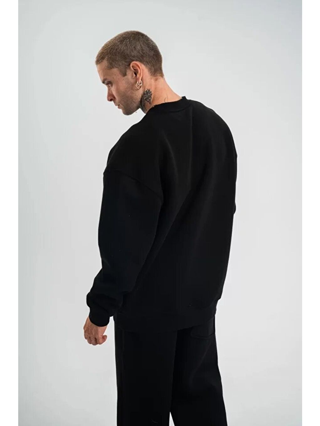 Uzun Kol Bisiklet Yaka Basic Sweatshirt - Siyah-2