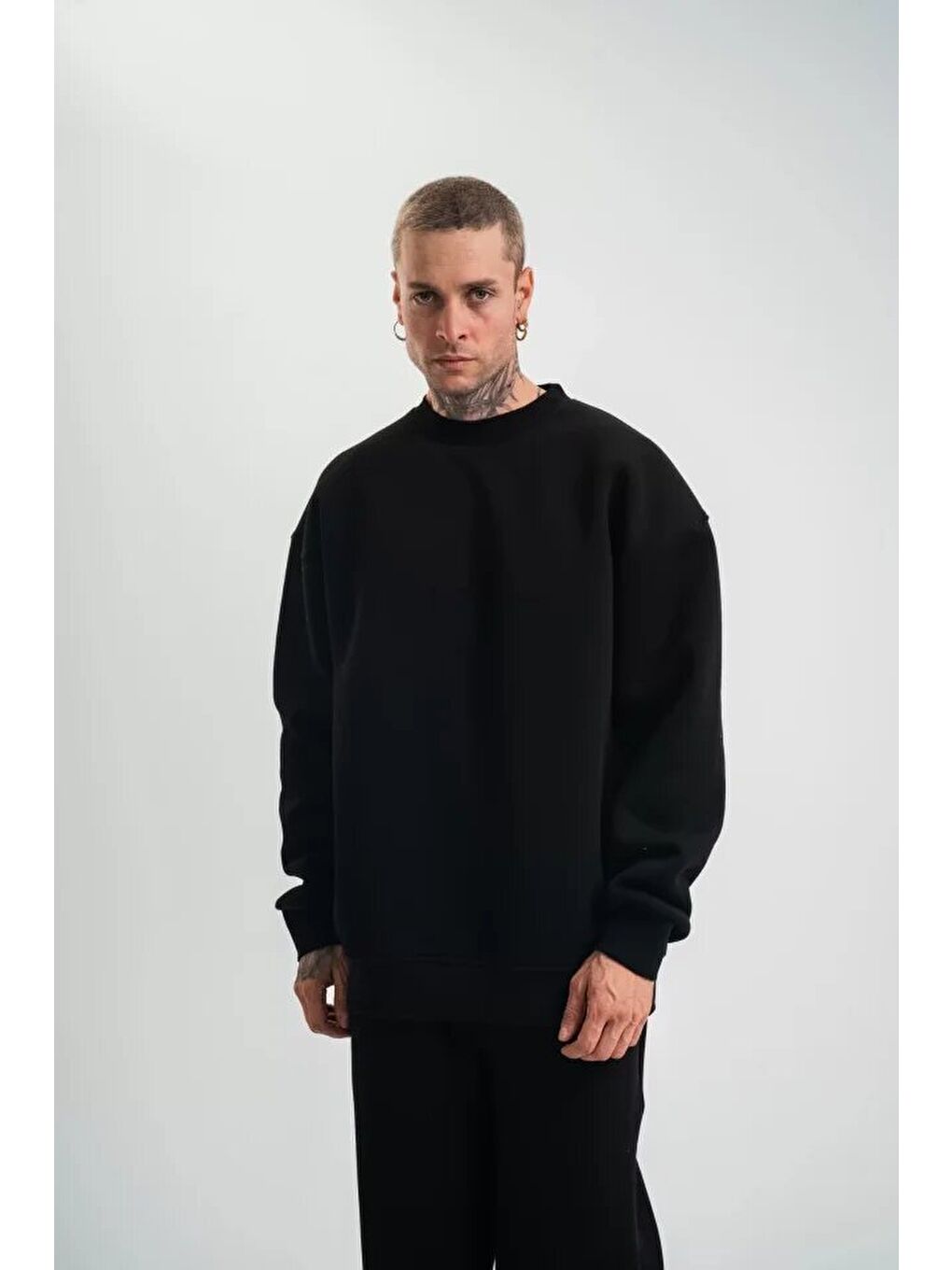 Uzun Kol Bisiklet Yaka Basic Sweatshirt - Siyah-3