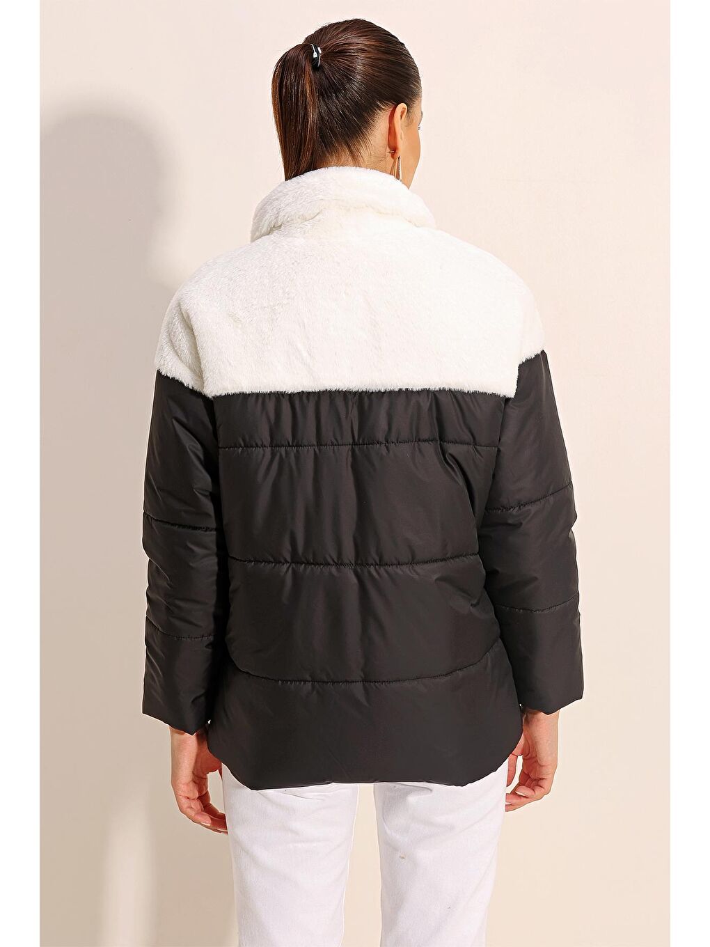 5179 Suni Kürk Detaylı Şişme Mont - Beyaz-6