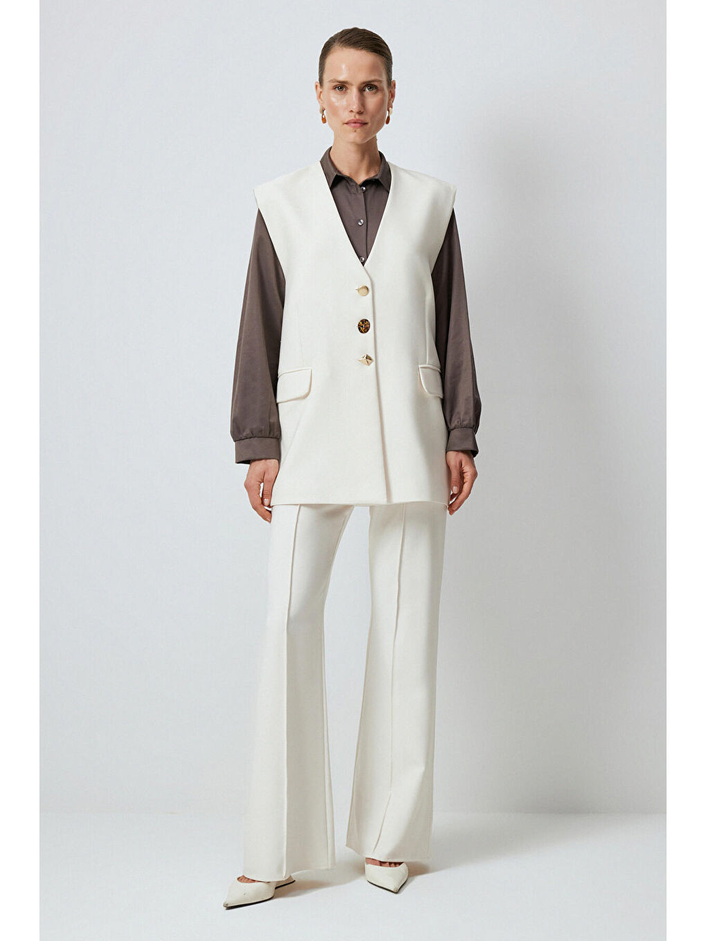 Ekru Düğme Detaylı Krep Yelek-2