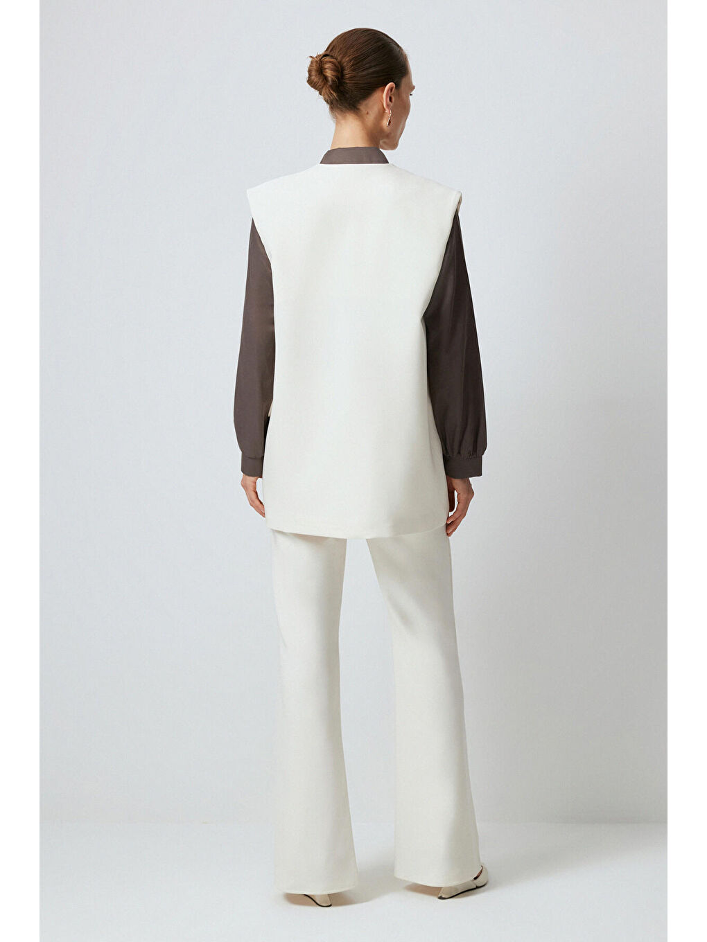 Ekru Düğme Detaylı Krep Yelek-3