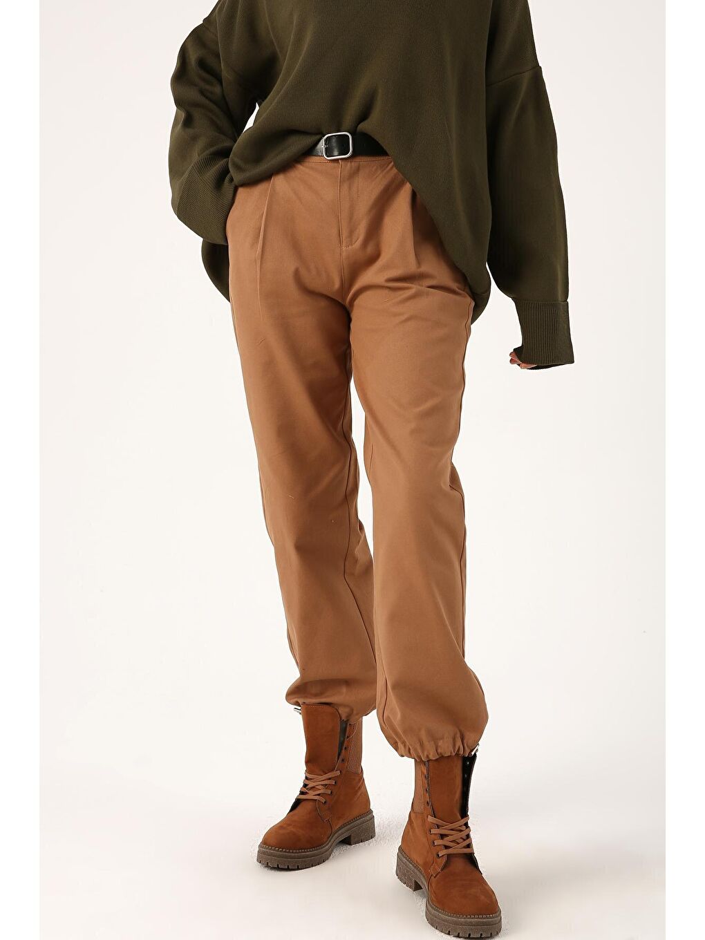 Kahverengi Toprak Pileli Spor Kemerli Pantolon-1