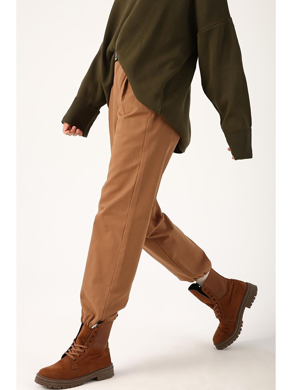 Kahverengi Toprak Pileli Spor Kemerli Pantolon-2