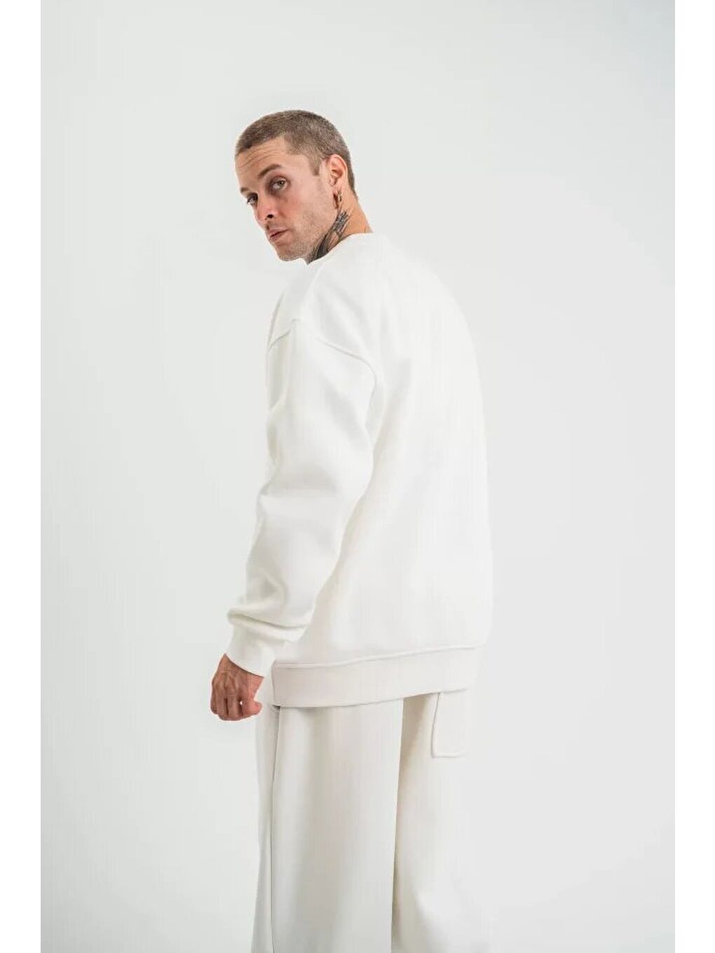 Uzun Kol Bisiklet Yaka Basic Sweatshirt - Beyaz-2