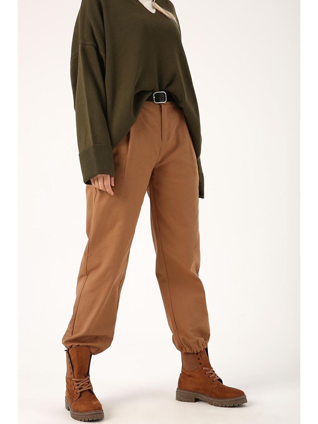 Kahverengi Toprak Pileli Spor Kemerli Pantolon-3