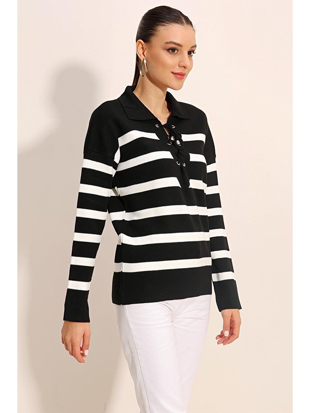 15844 Yaka Detaylı Oversize Triko Kazak - Siyah-2