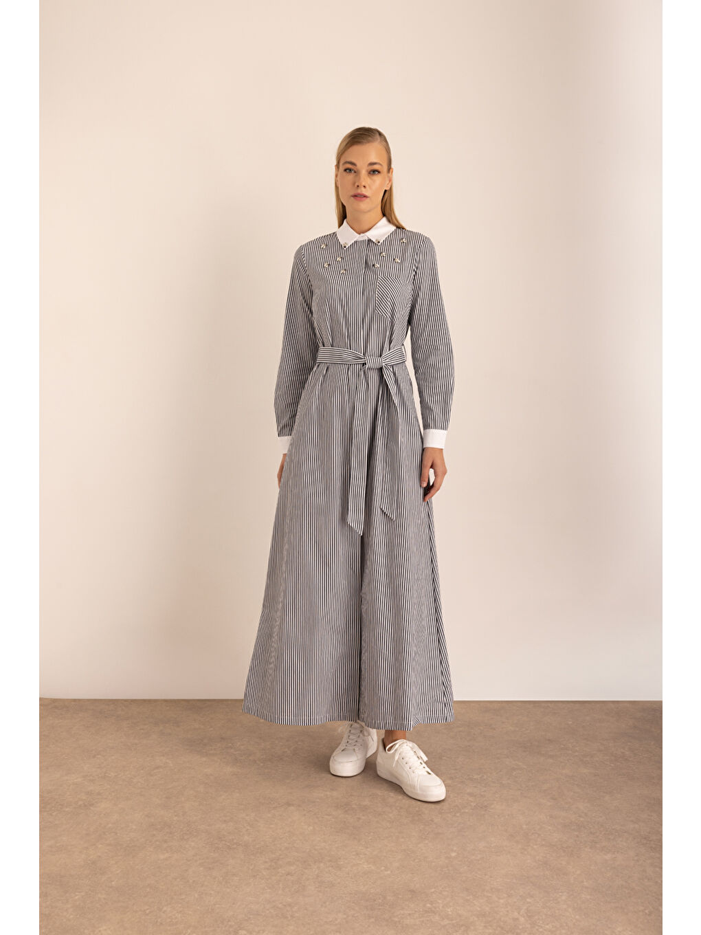 Lacivert Çizgili Pamuk İşleme Detaylı Elbise