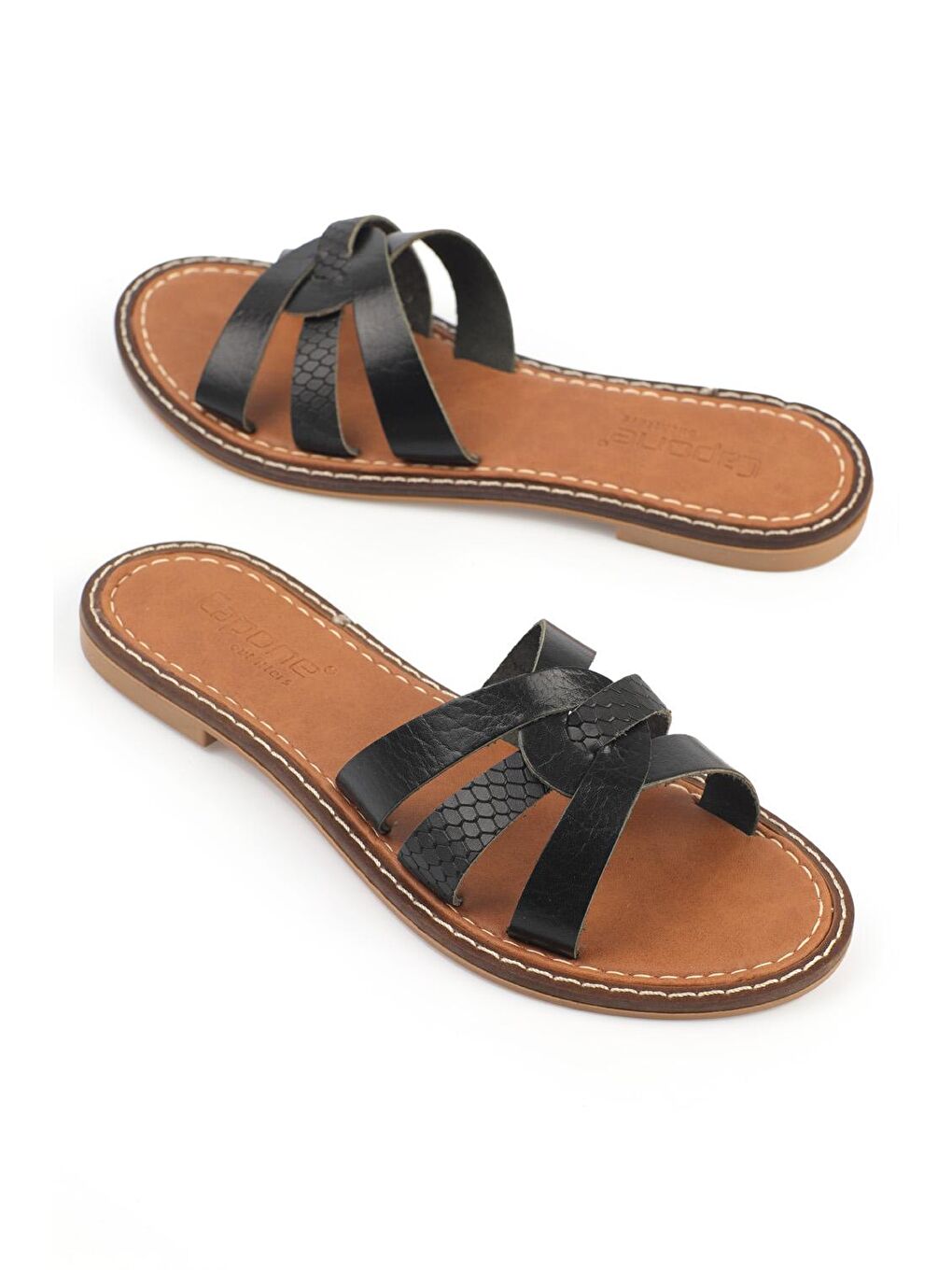 Siyah Deri Kadın Terlik-2