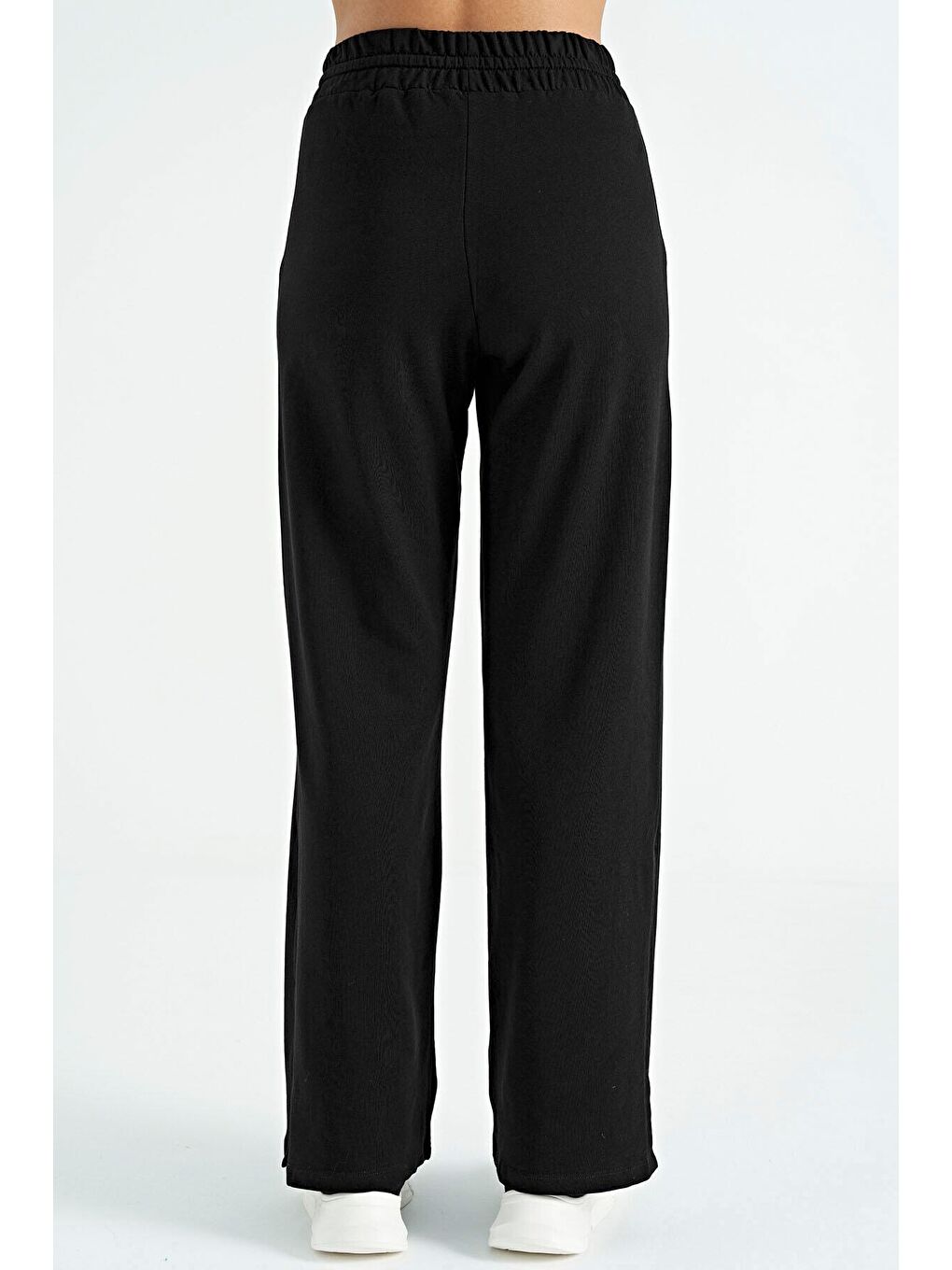 Siyah Yan Yırtmaç Detaylı Rahat Kalıp Kadın Geniş Paça Eşofman Alt - 02121-2