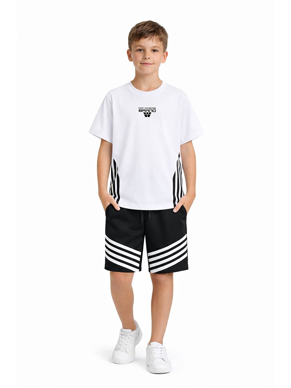 Beyaz Şerit Desenli Logolu Tişörtlü Erkek Çocuk Şortlu Takım 23780-1
