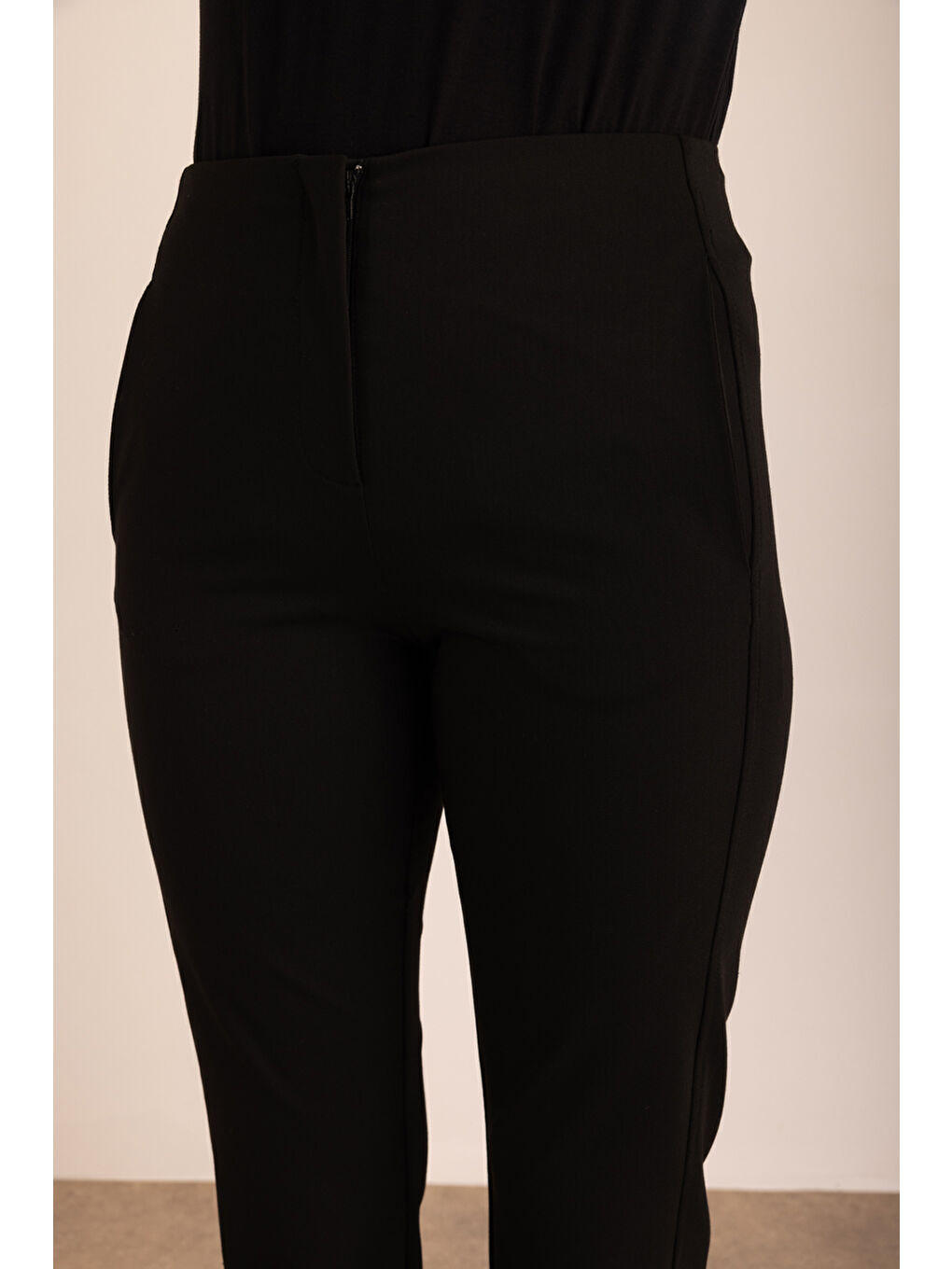 Siyah Yüksek Bel Dar Form Pantolon-2