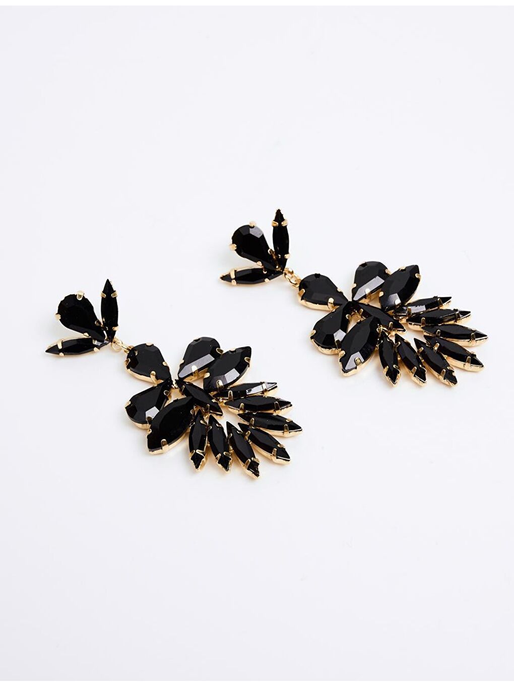 Siyah Kristal Taşlı Figürlü Küpe