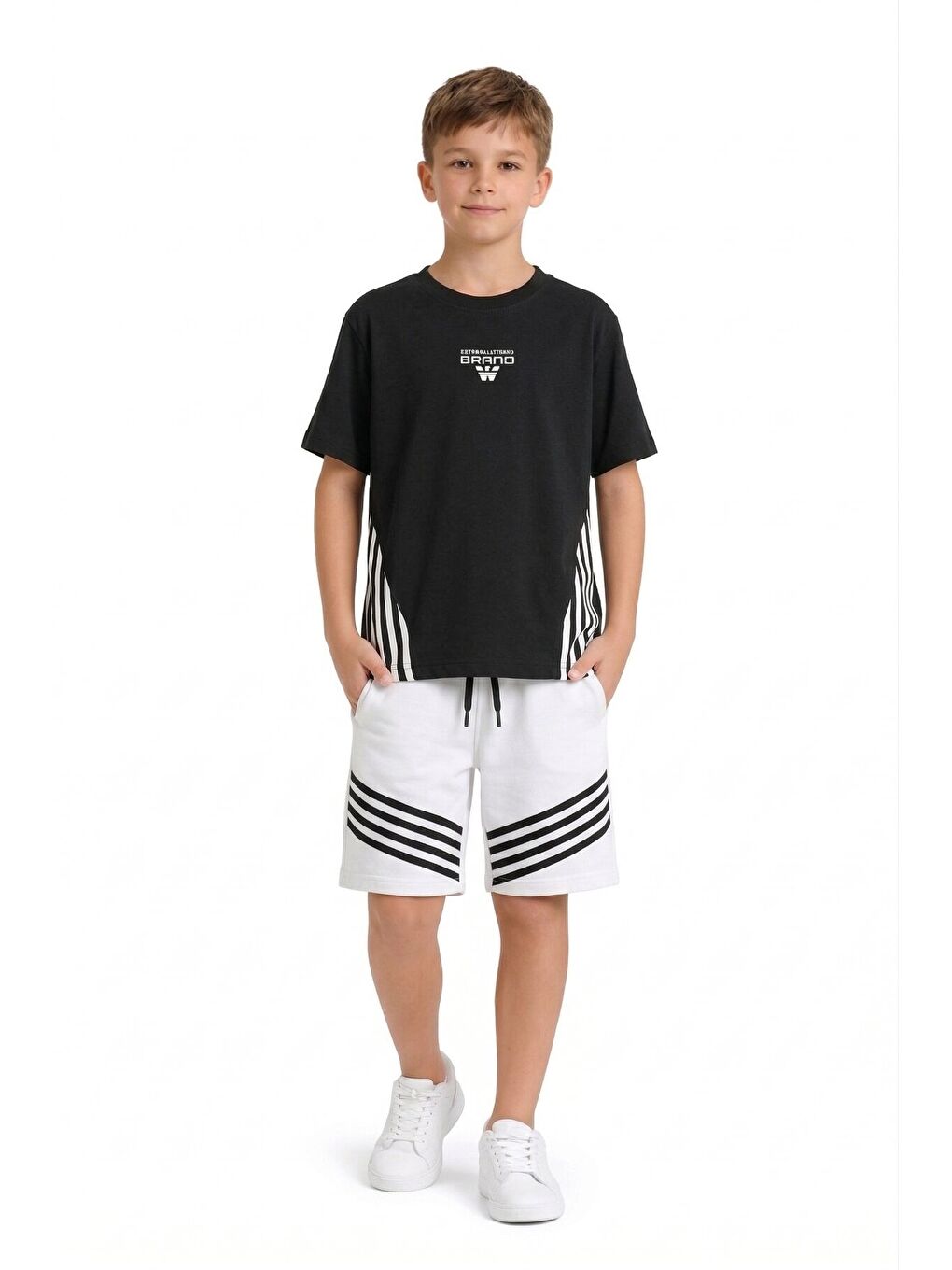 Siyah Şerit Desenli Logolu Tişörtlü Erkek Çocuk Şortlu Takım 23779-1