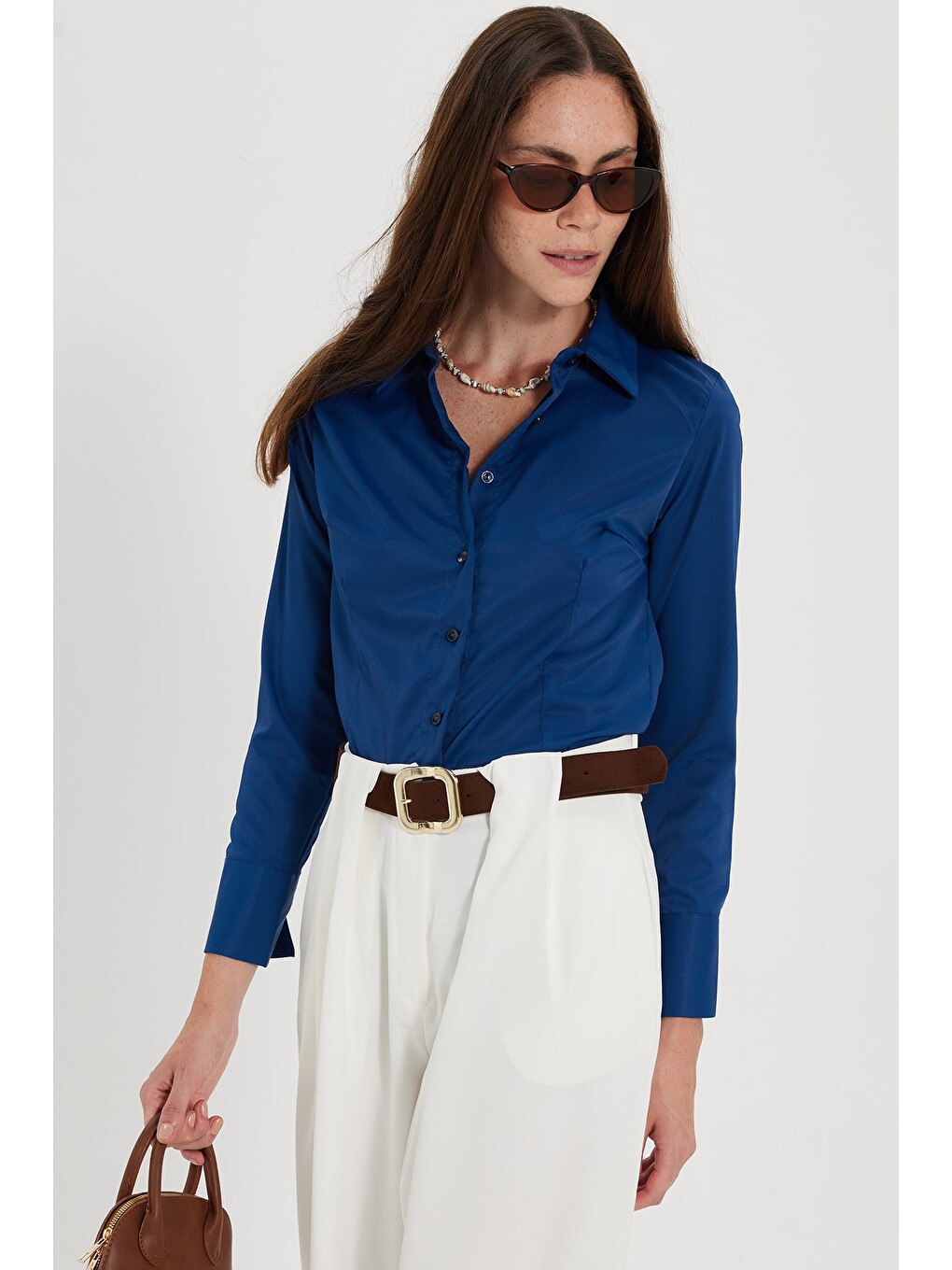 Kadın Slim Fit Dar Kesim Pensli Vücuda Oturan Klasik Yaka Uzun Kollu Elastanlı Lacivert Gömlek-1