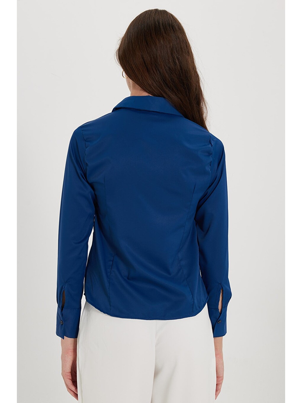 Kadın Slim Fit Dar Kesim Pensli Vücuda Oturan Klasik Yaka Uzun Kollu Elastanlı Lacivert Gömlek-7