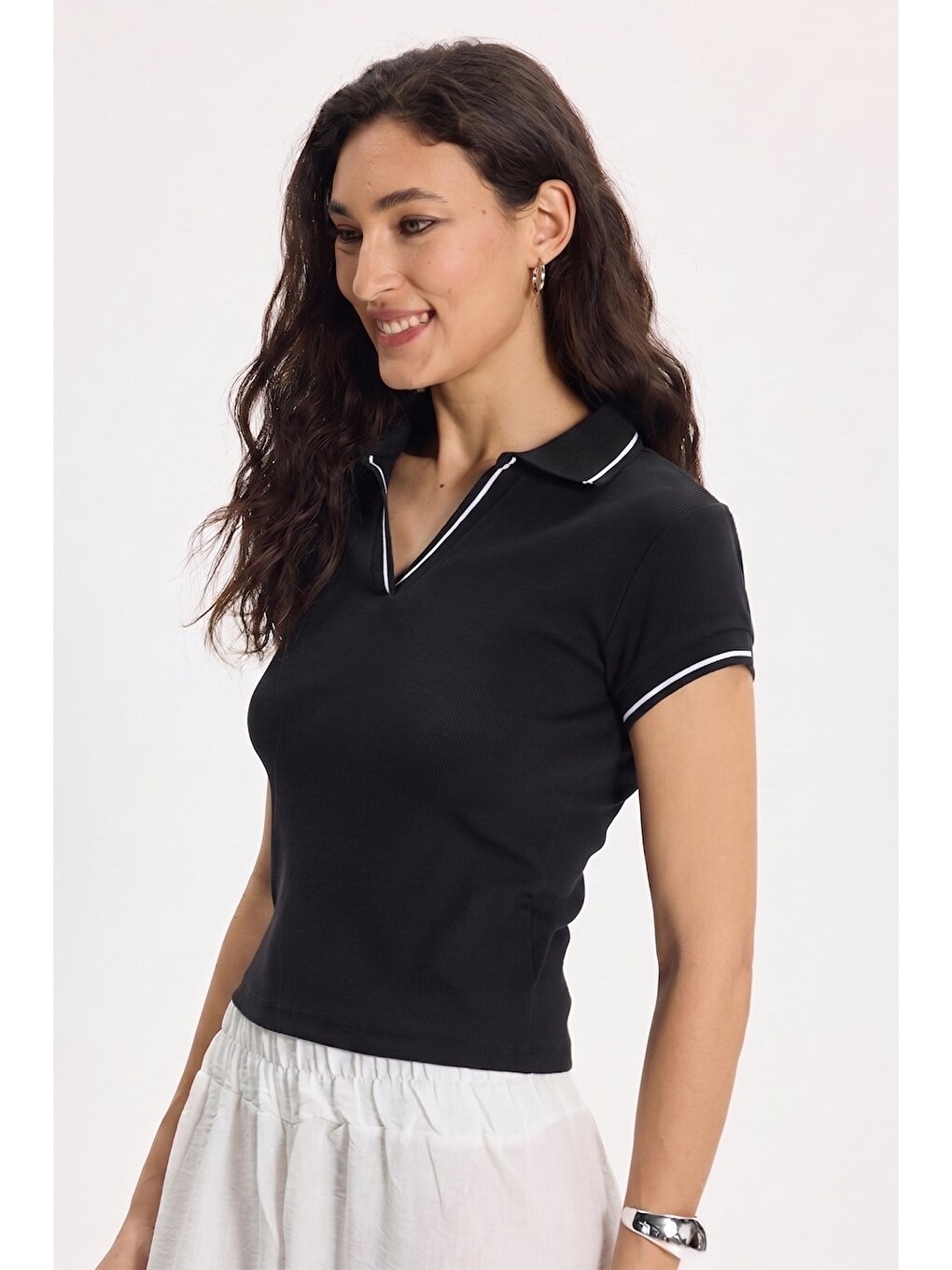 Kadın Slim Fit Dar Kesim Pamuklu Polo Yaka Kısa Kollu Siyah Tişört-8