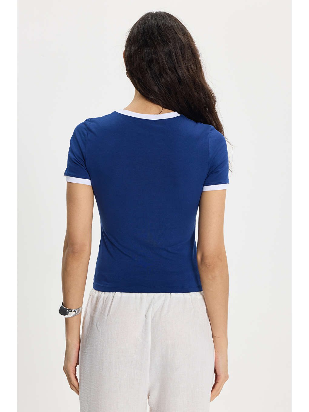 Kadın Slim Fit Dar Kesim %100 Pamuk Bisiklet Yaka Kısa Kollu Baskılı Lacivert Tişört-5