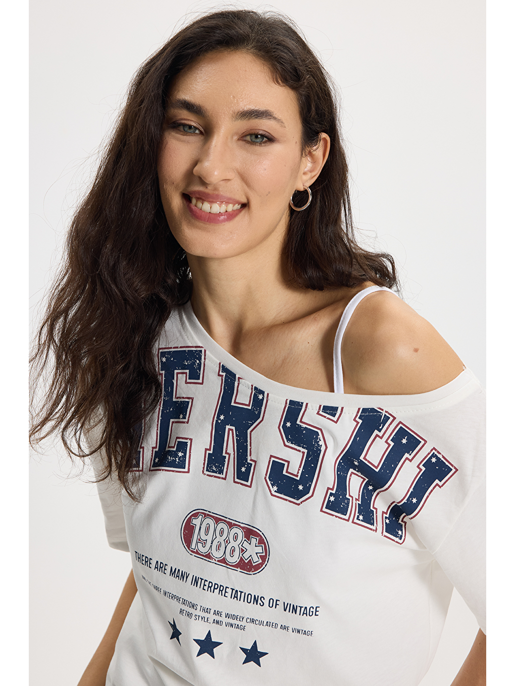 Kadın Oversize Geniş Kesim %100 Pamuk Kayık Yaka Kısa Kollu Baskılı Beyaz Tişört-6