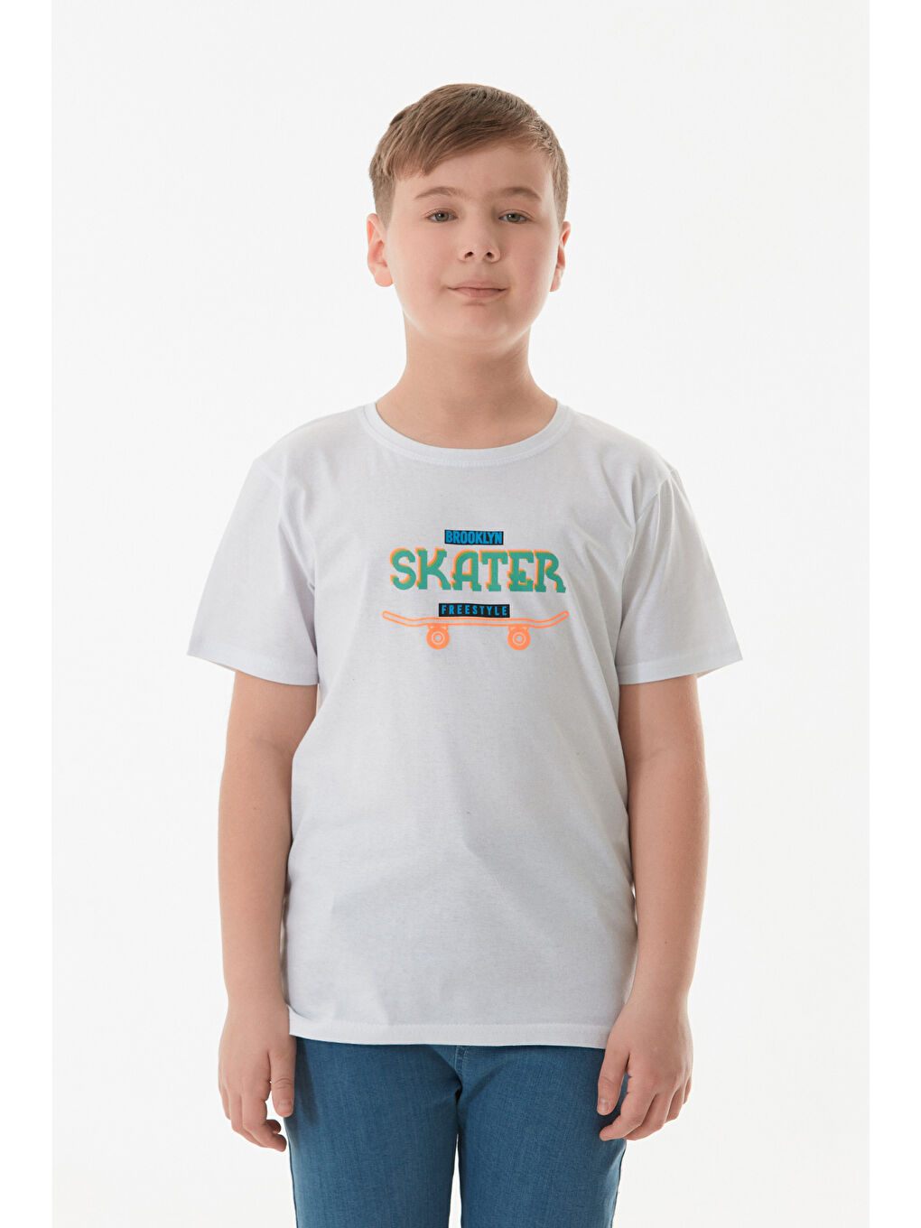 Beyaz Skater Yazı Baskılı Erkek Çocuk Tişört