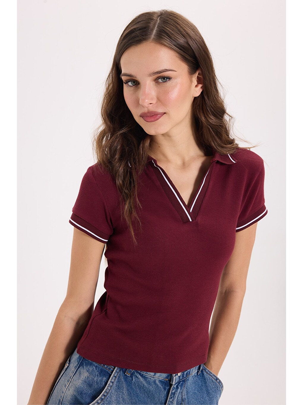 Kadın Slim Fit Dar Kesim Pamuklu Polo Yaka Kısa Kollu Bordo Tişört