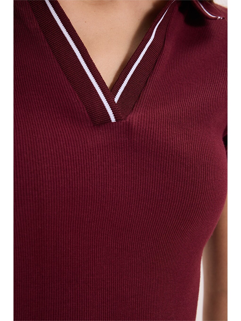 Kadın Slim Fit Dar Kesim Pamuklu Polo Yaka Kısa Kollu Bordo Tişört-5