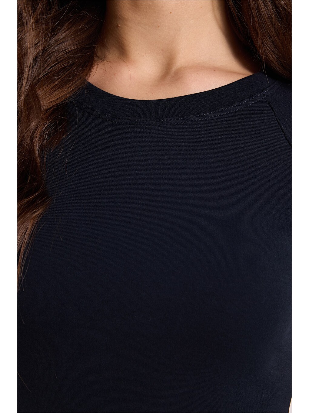 Kadın Slim Fit Dar Kesim Bisiklet Yaka Reglan Kol %100 Pamuk Lacivert Tişört Bluz-2