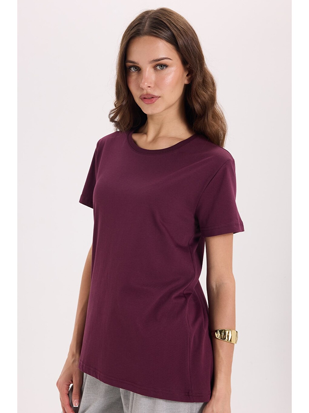 Kadın Relax Fit Rahat Kesim Kısa Kollu Bisiklet Yaka Bordo Tişört-4