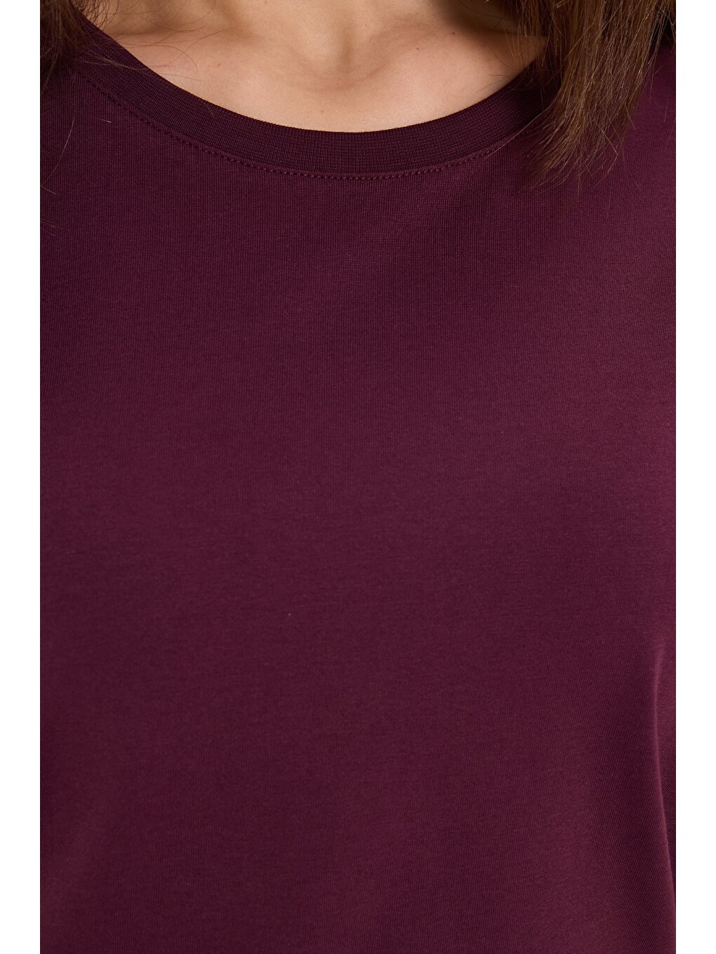 Kadın Relax Fit Rahat Kesim Kısa Kollu Bisiklet Yaka Bordo Tişört-5