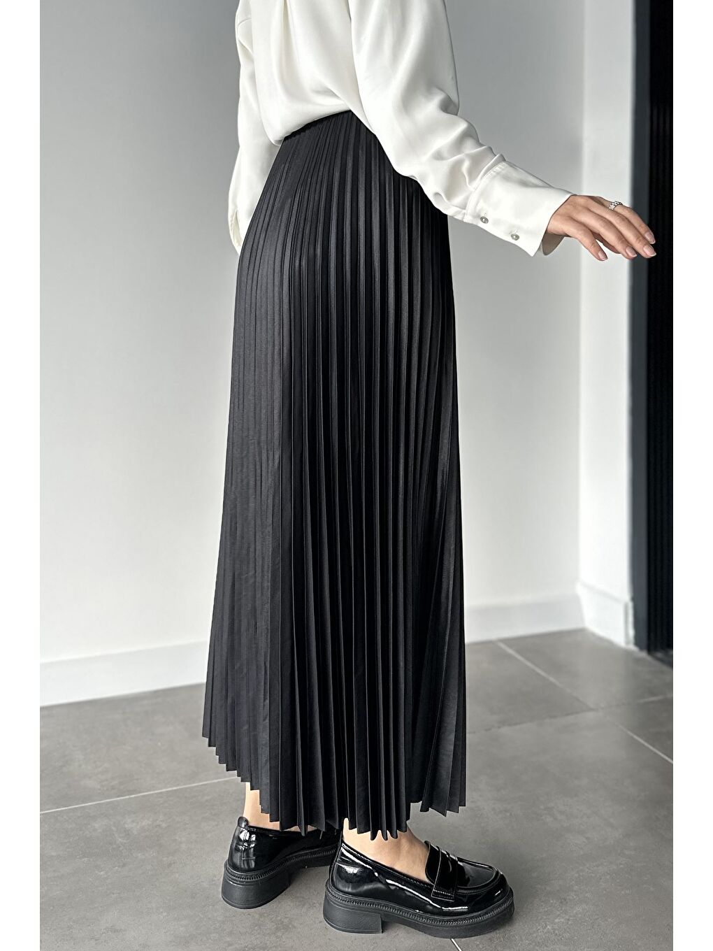 Siyah Bel Lastikli Pileli Tesettür Etek-5