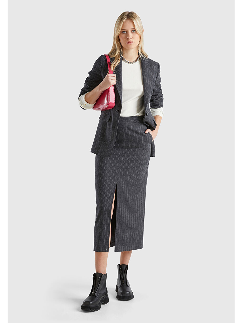 Kadın Antrasit Viskoz Karışımlı Cepli Önü Yırtmaçlı Çizgili Midi Etek-2