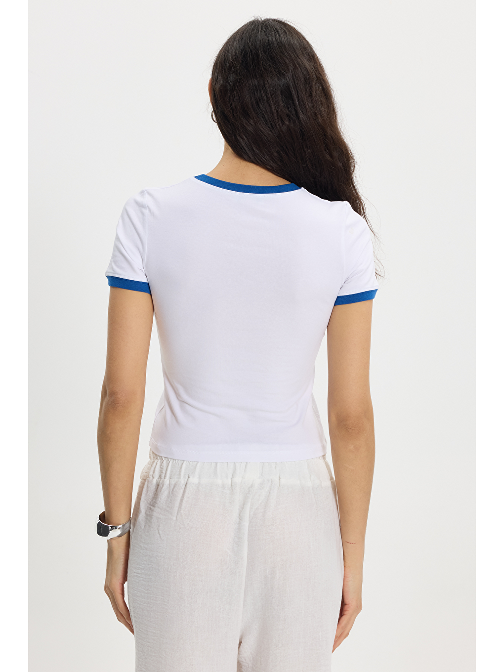 Kadın Slim Fit Dar Kesim %100 Pamuk Bisiklet Yaka Kısa Kollu Baskılı Beyaz Tişört-5