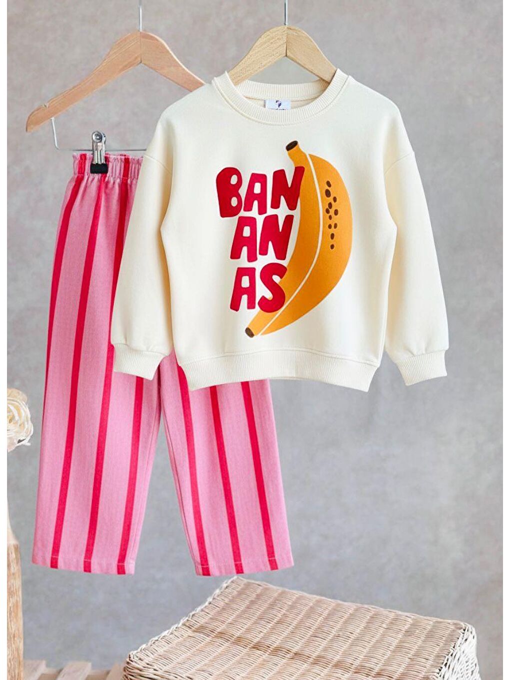 Karışık Kız Çocuk Pamuklu Ekru Muz Baskılı Sweatshirt Ve Pembe Çizgili Pantolon Takım-3