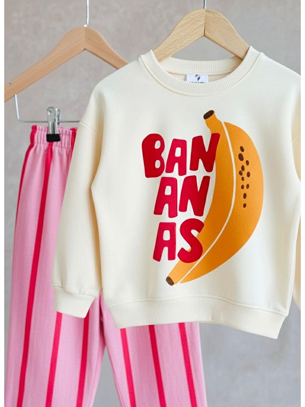 Karışık Kız Çocuk Pamuklu Ekru Muz Baskılı Sweatshirt Ve Pembe Çizgili Pantolon Takım-4