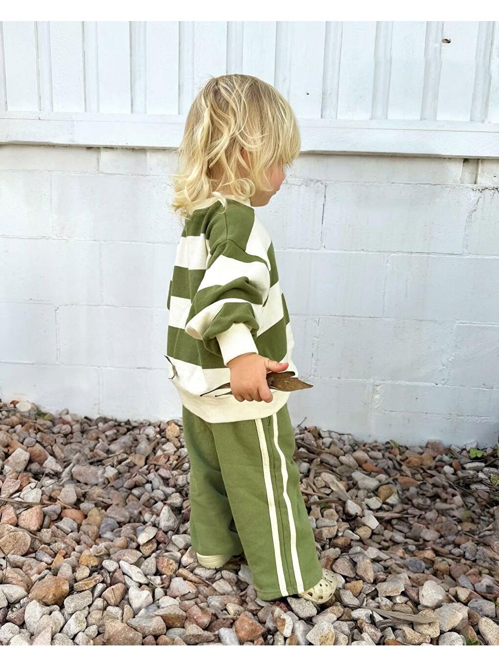 Unisex Çocuk Pamuklu Yeşil Çizgili Sweatshirt Ve Şeritli Eşofman Takım - Rahat Kesim-3