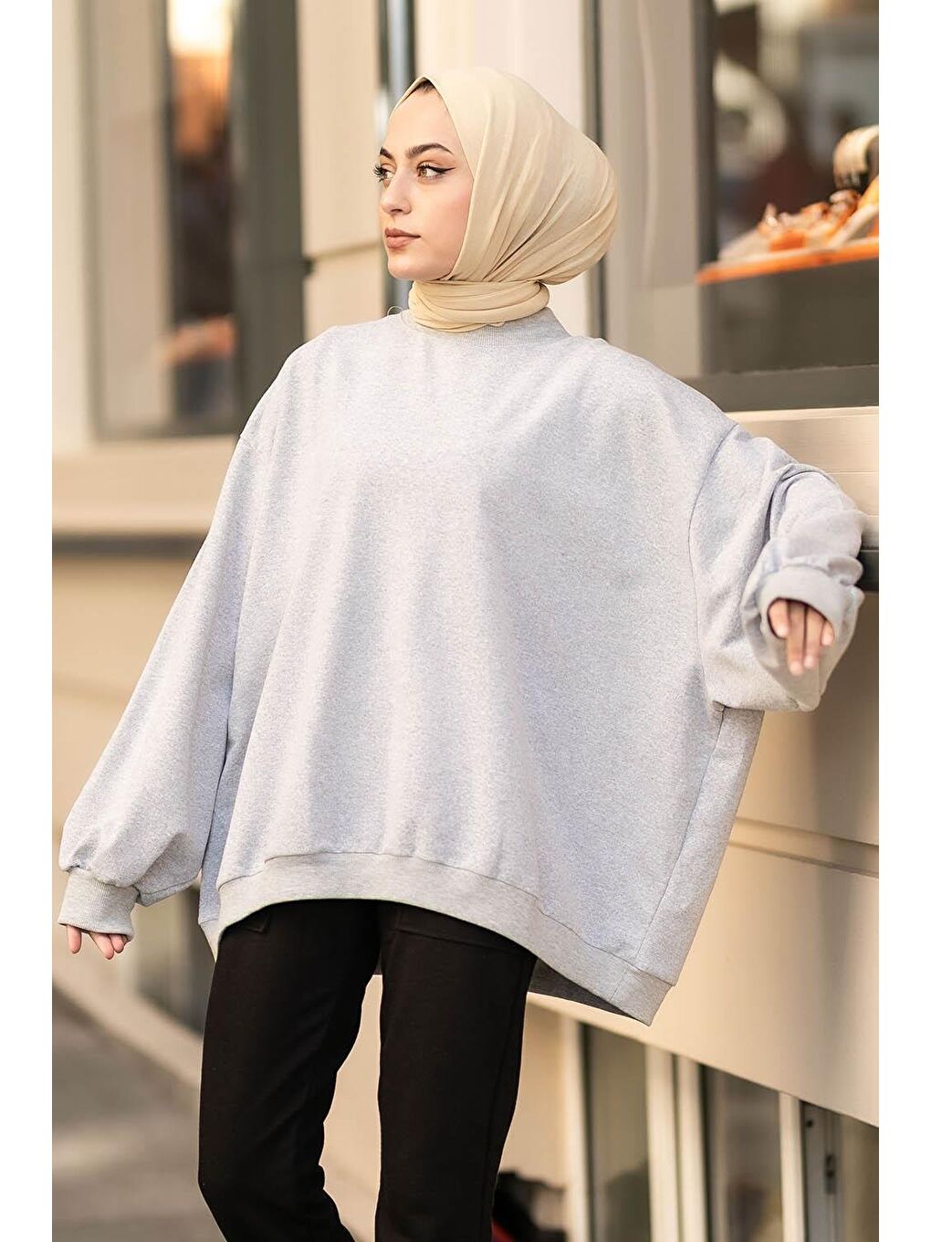Balon Kol Yaka Ve Etek Ucu Manşetli Bol Sweat Gri-1