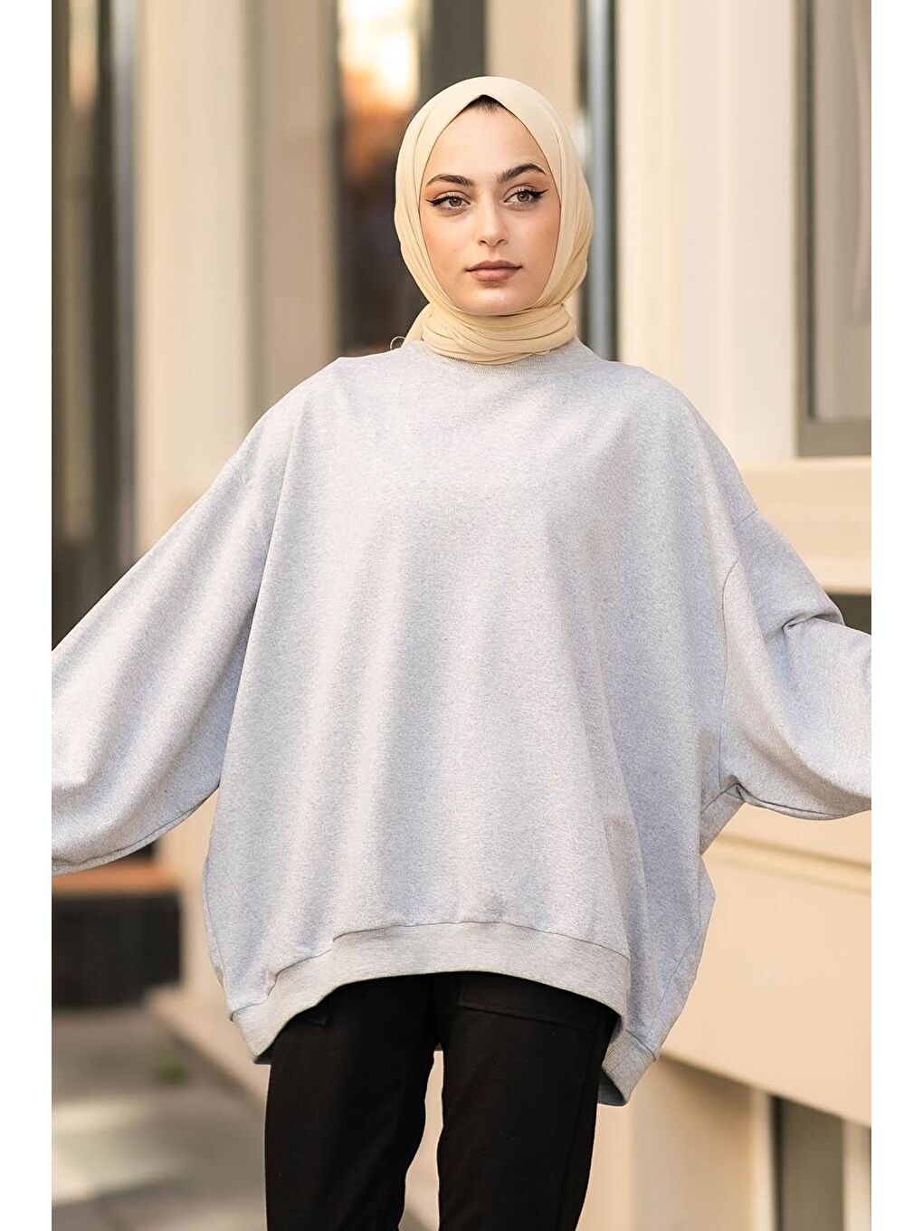 Balon Kol Yaka Ve Etek Ucu Manşetli Bol Sweat Gri-2