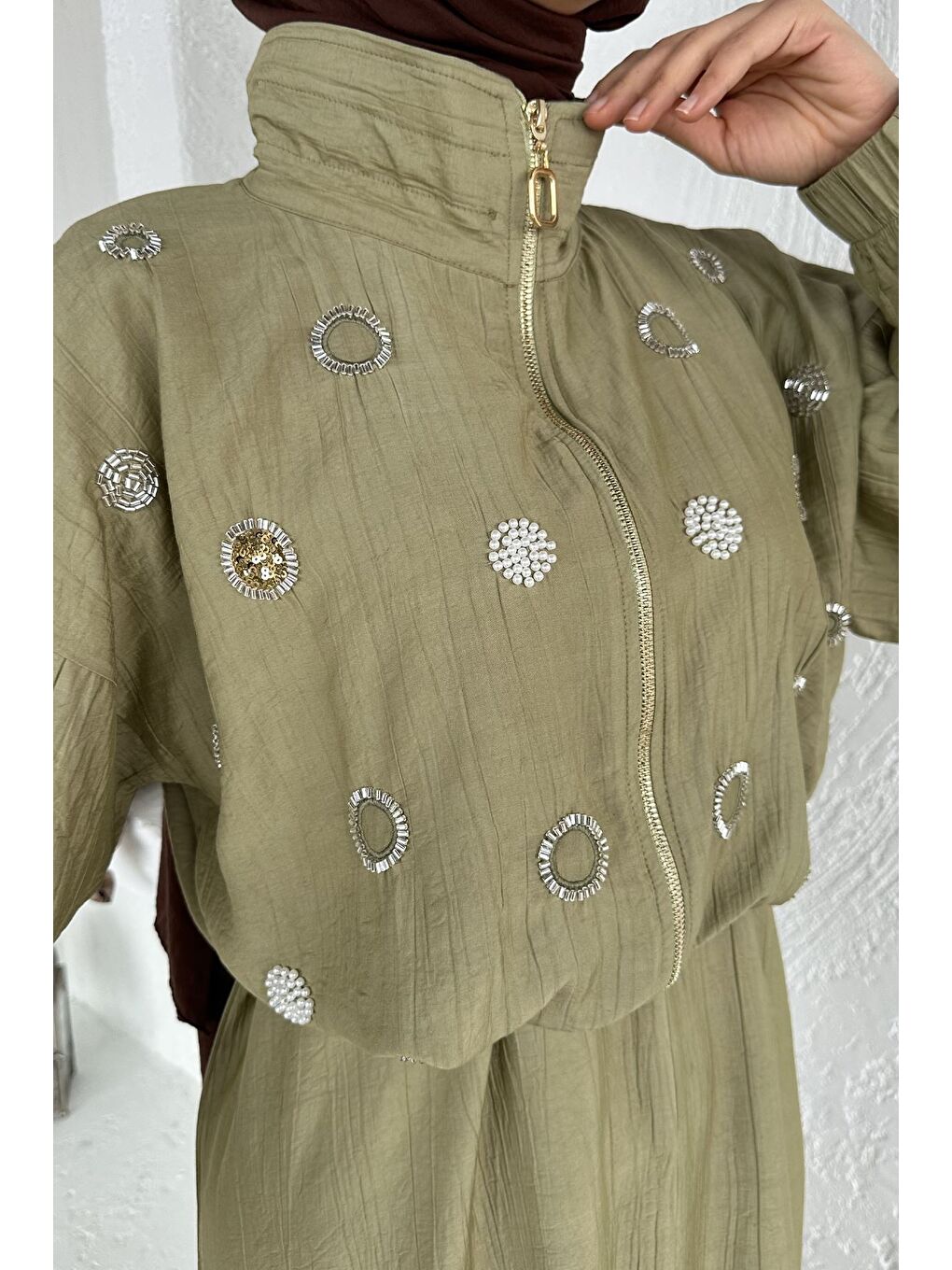 Haki Gülseli Düz Elbise Taş İşlemeli Ceket Tesettür İkili Takım-9