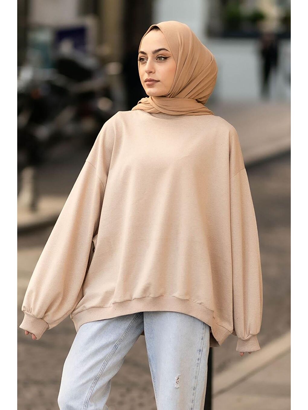 Kahverengi Balon Kol Yaka Ve Etek Ucu Manşetli Bol Sweat Sütlü Kahve-1